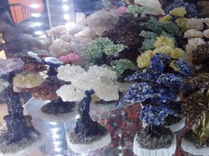 Árbol de Piedras Variadas